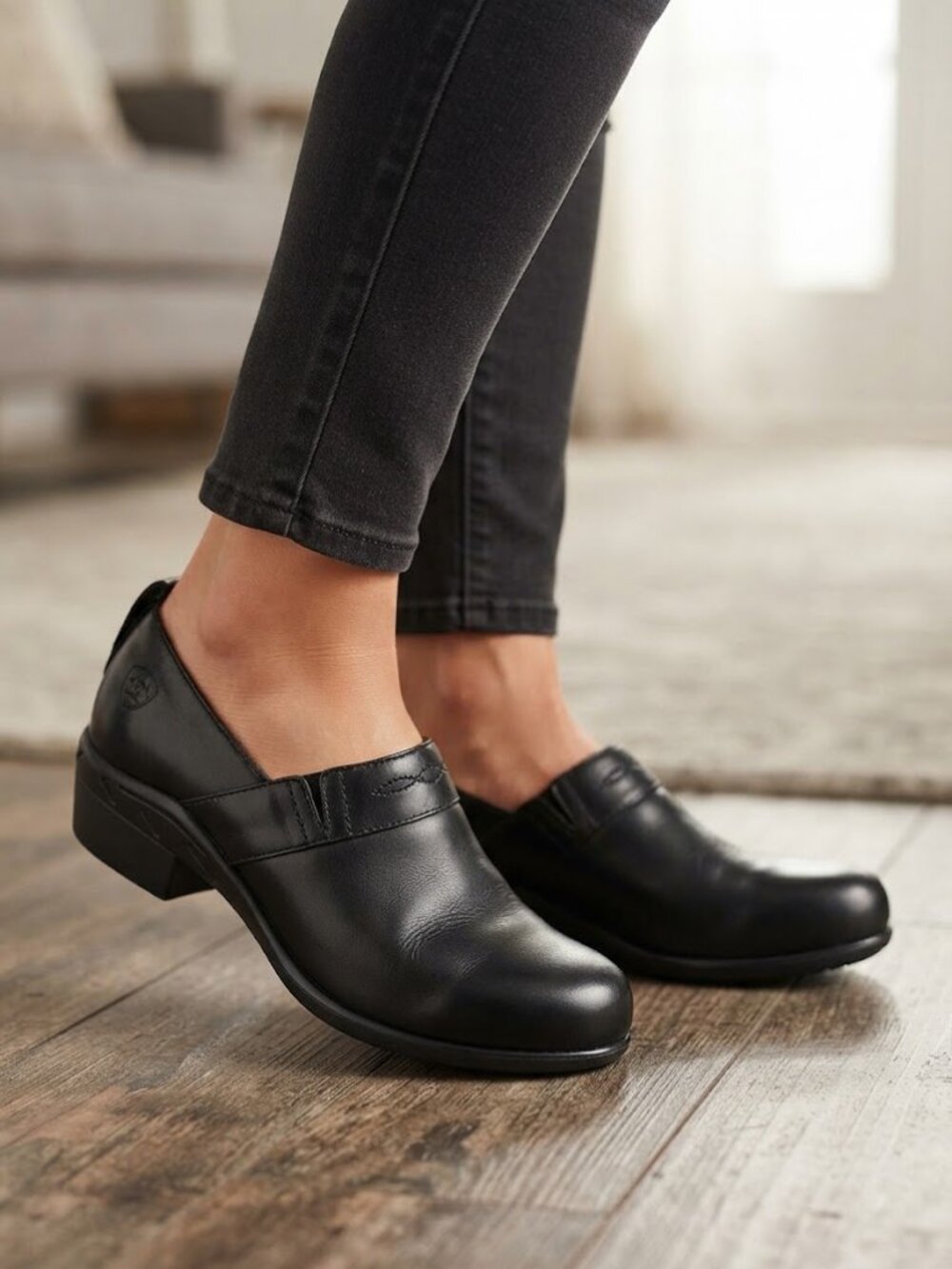 Ariat Black Leather Slip-On Clogs Mules Professional Comfort Women's Size 8